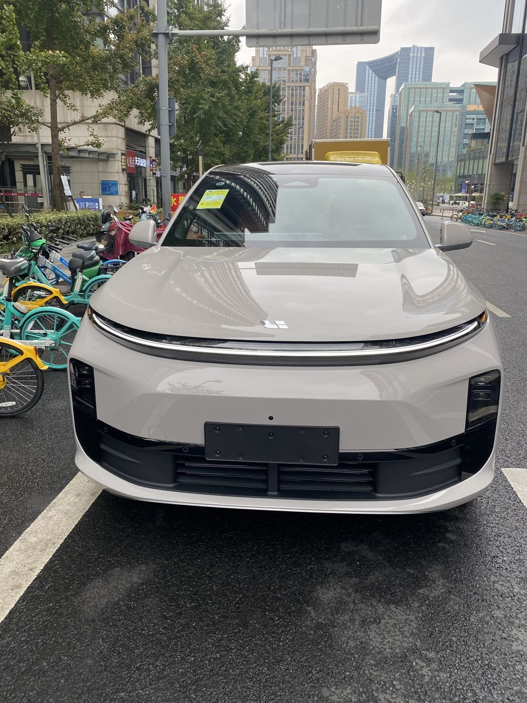 PA视讯集团 MEGA 高压纯电 MPV